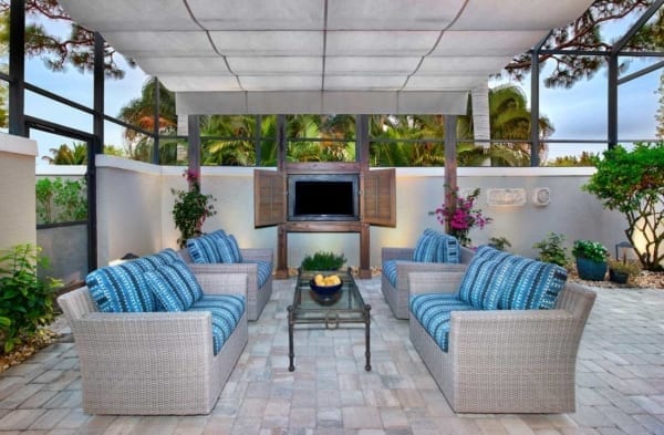 https://progressivedesignbuild.com/wp-content/uploads/2019/03/Bonita-Bay-FL-Outoor-Living-Space-600x393.jpg