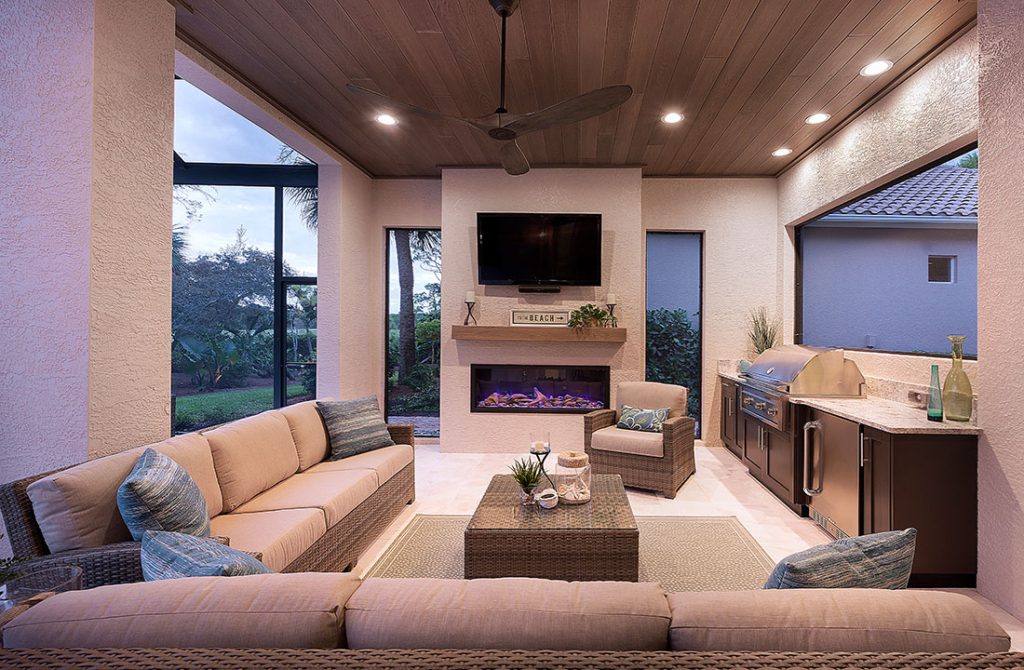 How to Create an Indoor/Outdoor Living Space